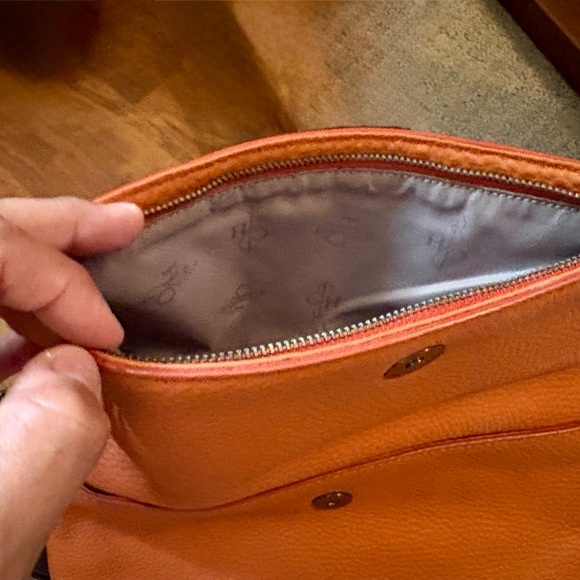 Cole Haan women’s Vibrant Orange messenger/clutch Bag - Picture 7 of 9